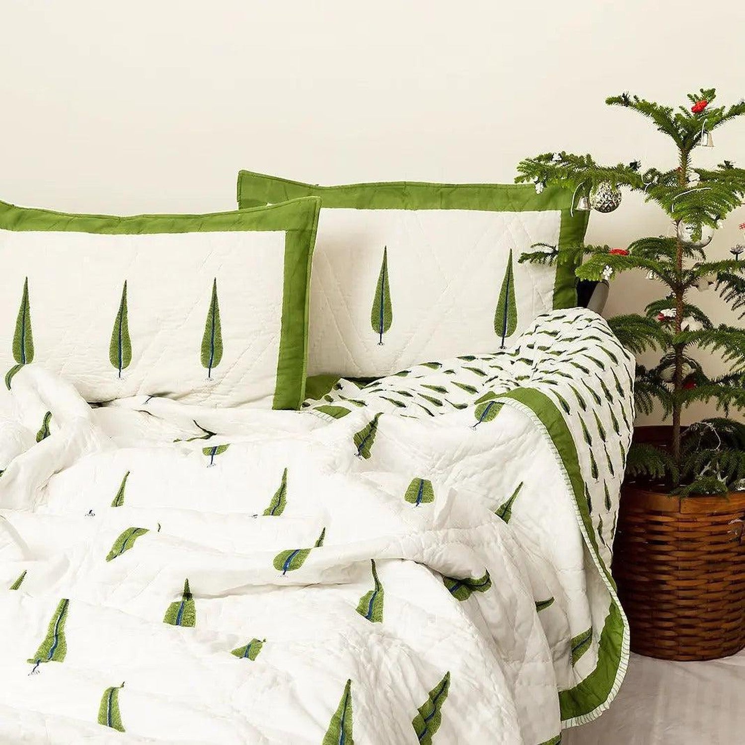 Creative 2-color Embroidery 4Pcs Duvet Cover Bedding Sets - Online