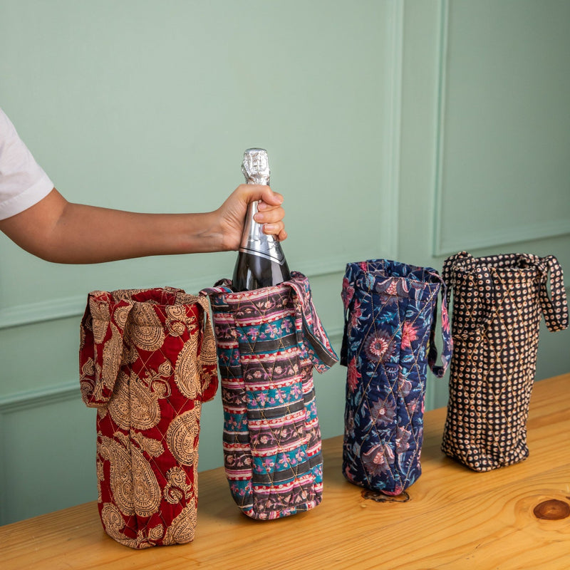 Wine Bottle Bag Tutorial | Fabric wine bottle bag, Wine bag pattern, Bottle  bag
