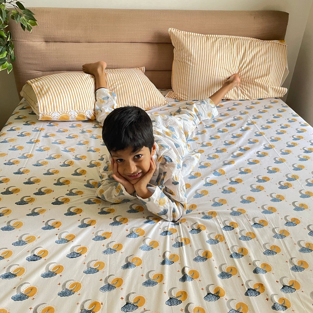 Sun &amp; Moon Double Bedsheet With Pillow Cover-Bedsheets-House of Ekam