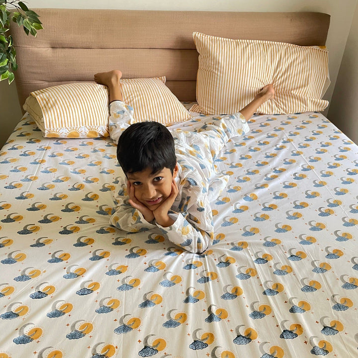 Sun &amp; Moon Double Bedsheet With Pillow Cover-Bedsheets-House of Ekam