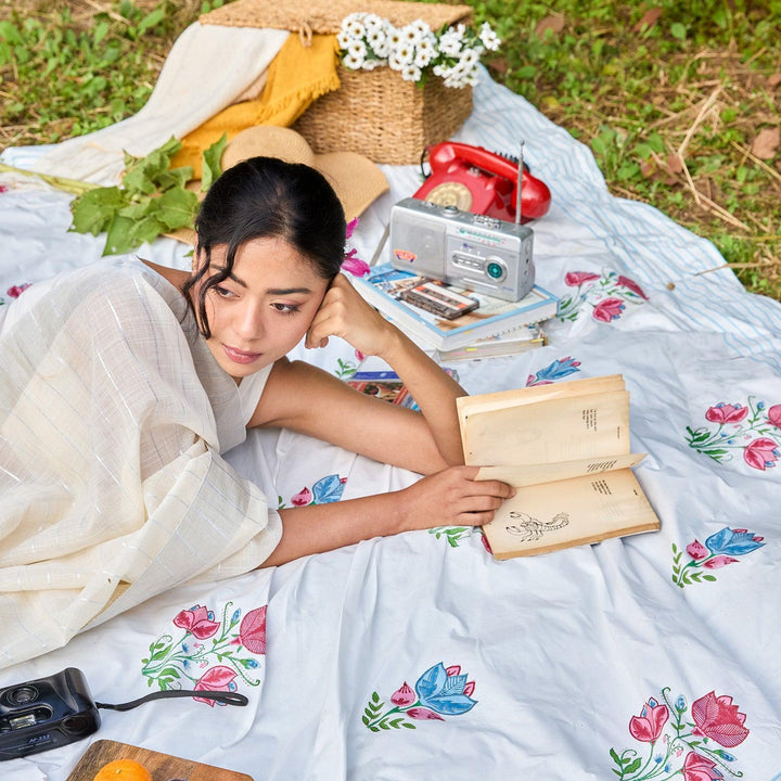 Tarini Two Buti Blockprint Double Bedsheet With Pillow Cover-Bedsheets-House of Ekam