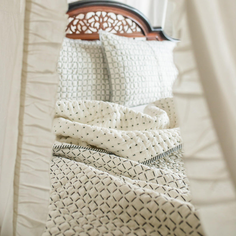 White Cube Blockprint Double Bed Quilt with Pillow Cover-Quilt sets-House of Ekam